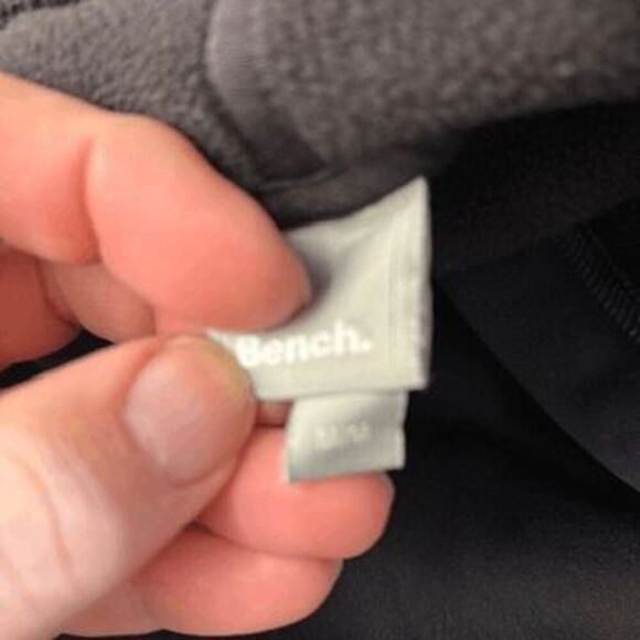 Bench Spellout Hoodie Mens Medium Black Pullover Relaxed Casual Urban Sweatshirt - Picture 5 of 5